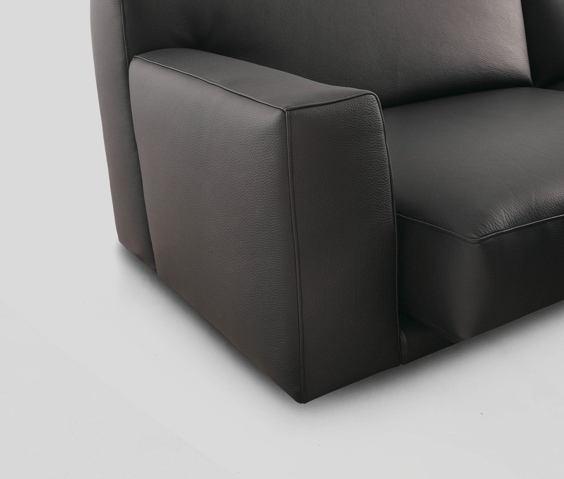 Poliform_divani_SHANGAI_1920x1682px_posizione 2 1 Poliform_divani_SHANGAI_1920x1682px_posizione 2 1