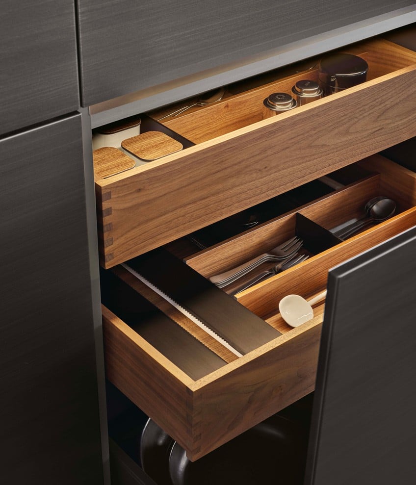 Poliform_cucine_TWELVE_01H_amb_834x989px