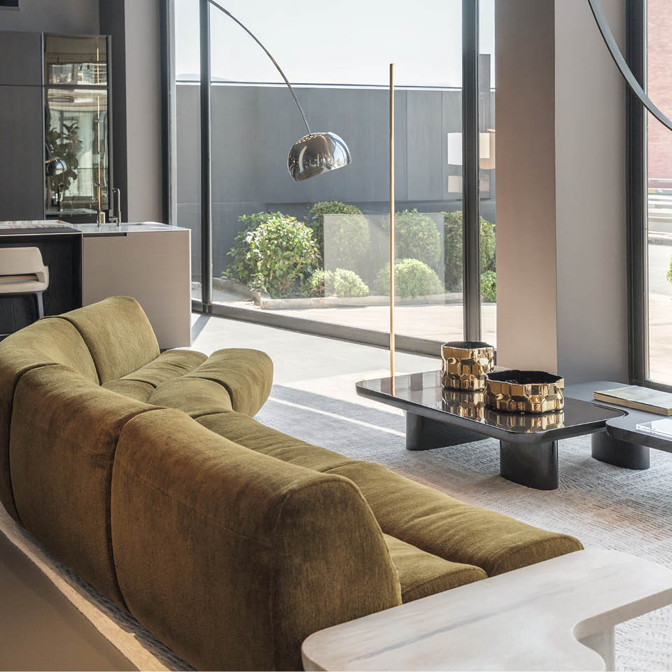 Deloudis showroom