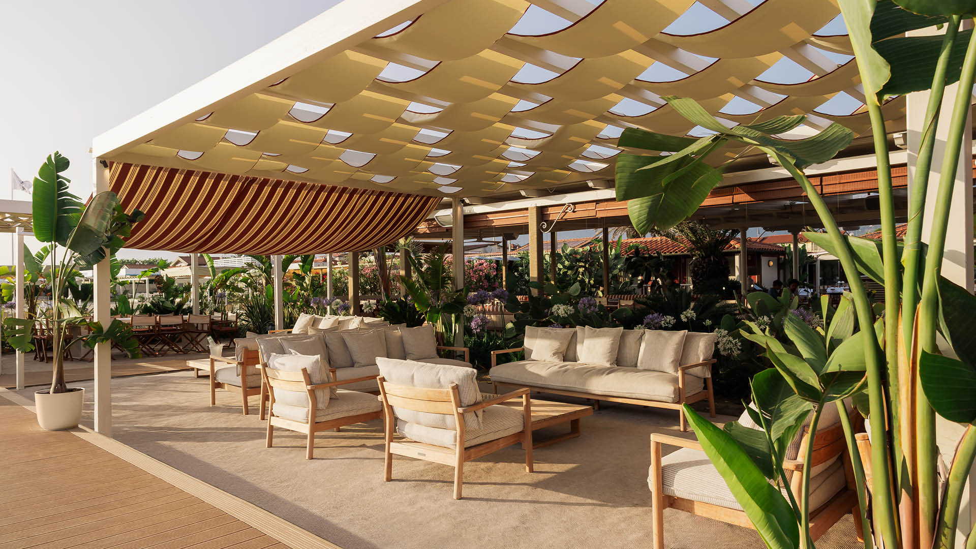 poliform contract fiori chiari versilia8